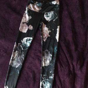 Noli - black & pastel flower silky leggings